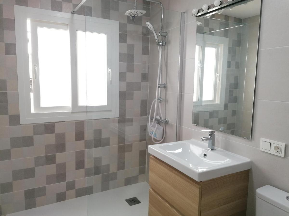 Apartamento Suite Arco De La Villa,Solo Familia Y Parejas,Parking Gratuito 科尼尔-德拉弗龙特拉 外观 照片